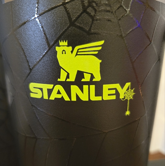 Stanley Halloween Quencher 40oz Web Glow Tumbler - 2024 Special Edition NEW - Picture 7 of 7